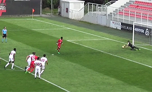 Tiago Pereira defende grande penalidade no SL Benfica B 1-4 SC Braga B