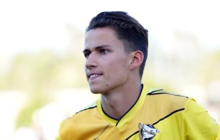 Bruno Silva assina pelo CD Aves