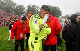 Ederson Moraes assina pelo Manchester City FC por 40 milhões de Euros