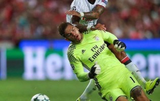 Ederson Moraes partiu para Inglaterra e destacou referência José Moreira