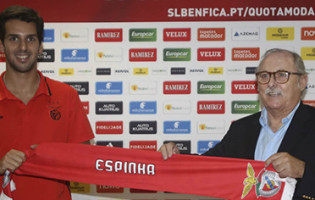 Miguel Espinha assina pelo SL Benfica