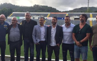Tó Ferreira regressa ao FC Arouca para o treino de guarda-redes