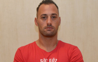 Beto Pimparel assina pelo Göztepe