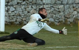 Beto Pimparel: Sporting CP anuncia guarda-redes no Göztepe
