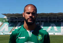 Cristiano Figueiredo assina pelo Vitória FC