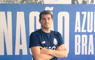 Iker Casillas continua no FC Porto até 2018