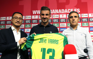 Javi Varas assina pelo Granada CF