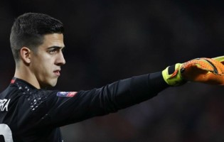 Joel Pereira pode ser “o melhor guarda-redes Português” para José Mourinho