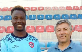 Kadú Monteiro assina pela UD Oliveirense