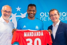 Steve Mandanda regressa ao Olympique de Marseille após uma temporada no Crystal Palace FC