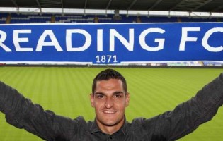 Vito Mannone assina pelo Reading FC