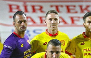 Beto Pimparel estreia-se com uma defesa no Göztepe 2-2 Fenerbahçe