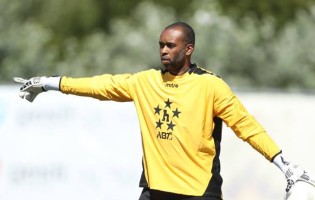 Helton: a mal encarada troca por Nuno Espírito Santo e o apoio de Vítor Baía