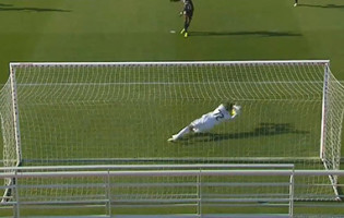 Ivan Zlobin defende grande penalidade e possibilita recuperação – SL Benfica B 2-2 CD Nacional