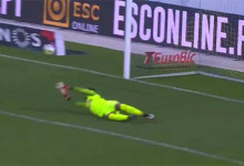 José Moreira fecha baliza com duas defesas num minuto – Estoril 3-0 Vitória SC