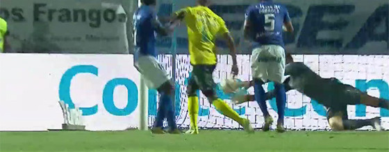 Mário Felgueiras aplica-se em duas defesas – CD Feirense 2-1 FC Paços de Ferreira