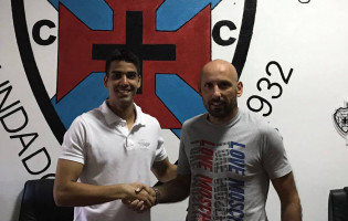 Raphael Mello assina pelo FC Cesarense