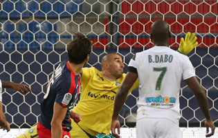 Stéphane Ruffier fecha terceira baliza consecutiva e ainda não sofreu em 2017/2018