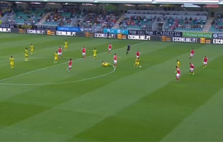 Cláudio Ramos faz assistência em pontapé de baliza antes de erro em golo – CD Tondela 1-2 SC Braga