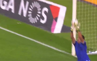 Douglas Jesus vale três pontos em duas defesas – Vitória SC 1-0 Boavista FC