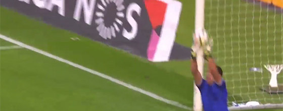 Douglas Jesus vale três pontos em duas defesas – Vitória SC 1-0 Boavista FC