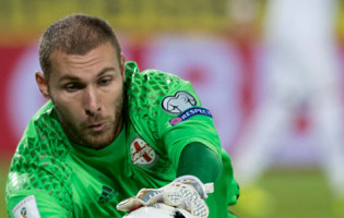 Giorgi Makaridze segura titularidade na Geórgia sem ser convocado no Moreirense FC