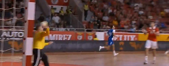 Hugo Figueira marca um hat-trick e faz catorze defesas – SL Benfica 28-25 FC Porto