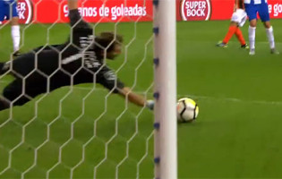 Iker Casillas assina defesa de qualidade – FC Porto 5-2 Portimonense SC