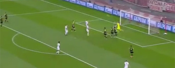 Rui Patrício: interceção aérea termina em golo no Olympiacos 2-3 Sporting CP