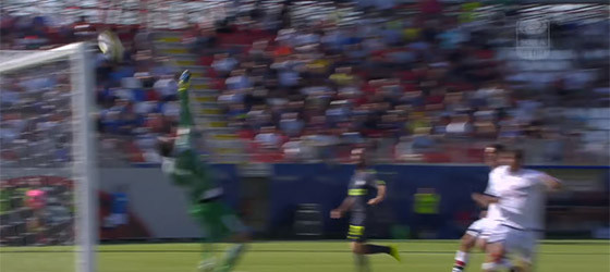 Samir Handanovic vale pontos em várias defesas contra FC Crotone (2-0), e Bologna FC (1-1)