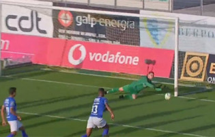 Cláudio Ramos permite vitória em duas defesas – CD Tondela 2-0 CF Os Belenenses