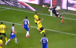 José Sá escorrega em golo sofrido e evita outro – FC Porto 6-1 FC Paços de Ferreira