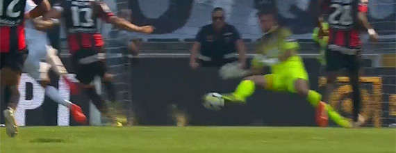 Michal Miskiewicz estreia-se com várias defesas com os pés – Vitória SC 1-1 CD Feirense