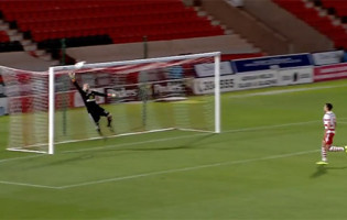 Mika Domingues voa em defesa espetacular – Doncaster Rovers 1-0 Sunderland AFC