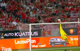 Mile Svilar salta em duas defesas vistosas – SL Benfica 1-0 CD Feirense