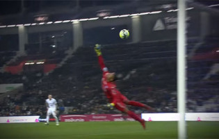 Alban Lafont e Thomas Didillon fecham balizas com defesas vistosas no FC Toulouse 0-0 FC Metz