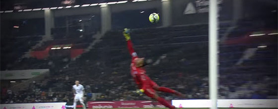 Alban Lafont e Thomas Didillon fecham balizas com defesas vistosas no FC Toulouse 0-0 FC Metz