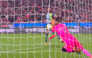 Cristiano Figueiredo em cinco defesas no SL Benfica 2-0 Vitória FC