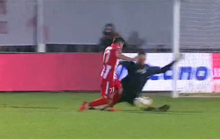 José Sá agarra a bola após saída precipitada – CD Aves 1-1 FC Porto