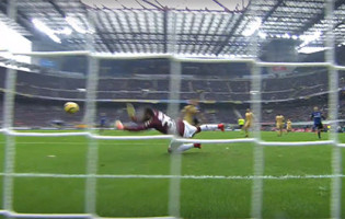 Samir Handanovic e Salvatore Sirigu em defesas vistosas – FC Internazionale 1-1 Torino FC
