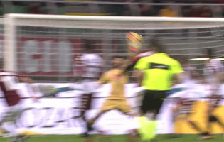 Salvatore Sirigu impõe empate em seis defesas no AC Milan 0-0 Torino FC