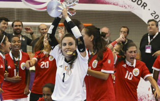 Ana Catarina Pereira e Naty Silva nomeadas para Melhor Guarda-Redes do Mundo