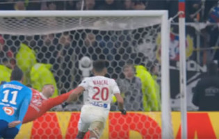 Anthony Lopes vale seis pontos em três dias ao Lyon contra Marseille (2-0) e Toulouse FC (2-1)