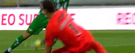 Douglas Jesus erra em golo e depois evita três golos – Moreirense FC 2-1 Vitória SC