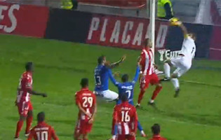 Quim voa para duas defesas vistosas no CD Feirense 0-1 CD Aves