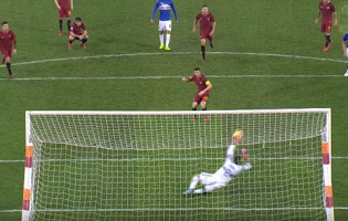 Alisson Becker defende nove remates, Emiliano Viviano em oito e um penalti parado – AS Roma 0-1 Sampdoria