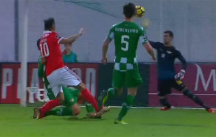 Jhonatan Luiz entre defesas de recurso e espetacularidade – Moreirense FC 0-2 SL Benfica