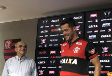 Júlio César assina pelo Flamengo por três meses “para acabar carreira”