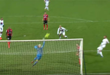 Karl-Johan Johnsson protagonista em dez defesas – EA Guingamp 0-2 Lyon