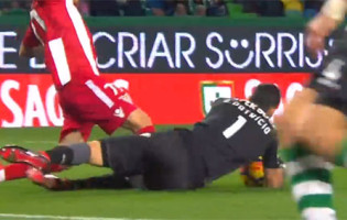 Rui Patrício constrói vitória com duas antecipações no um-para-um – Sporting CP 3-0 CD Aves